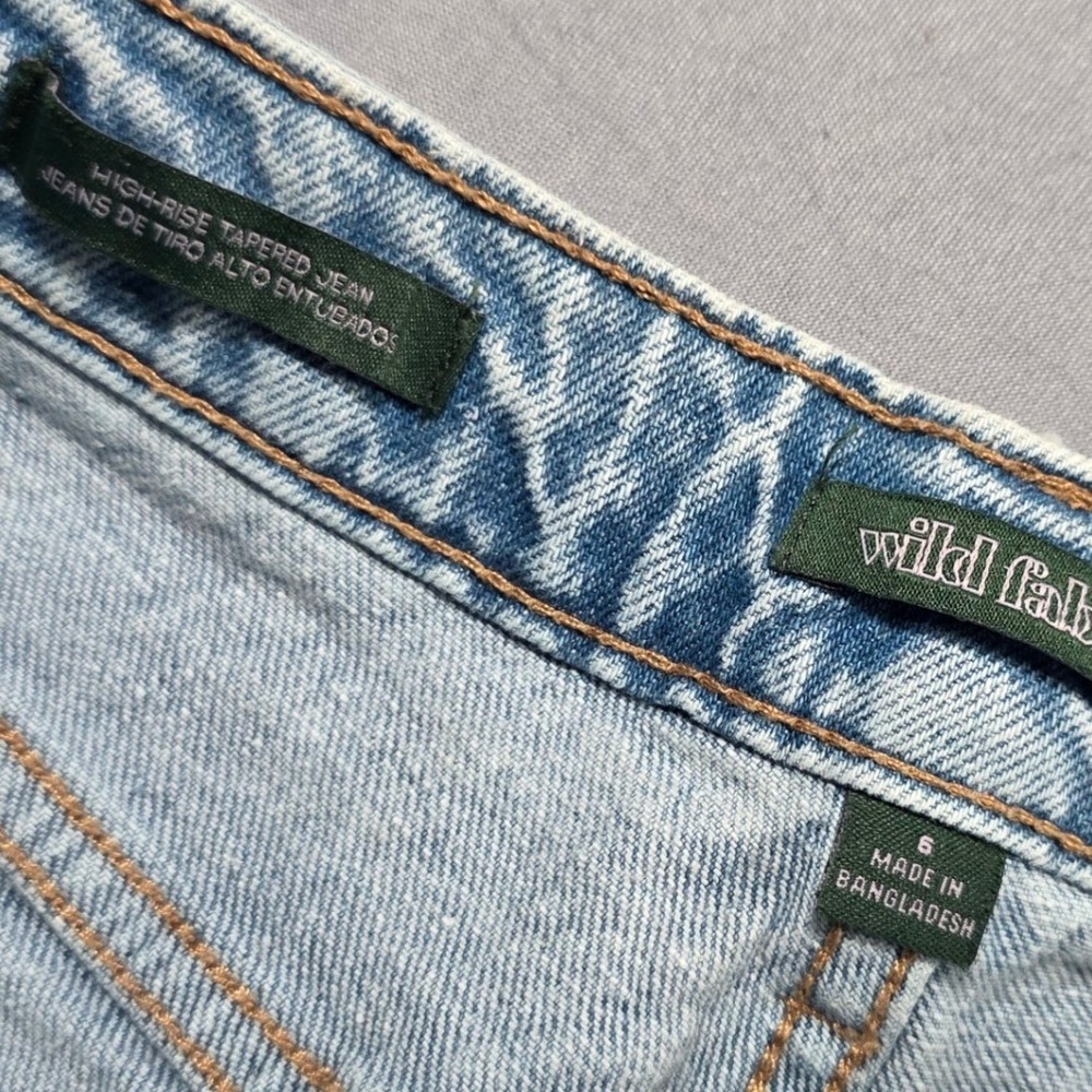 Wild Fable High Rise Tapered Distressed Jeans Light Wash Blue Womens Size 6 - Picture 8 of 11